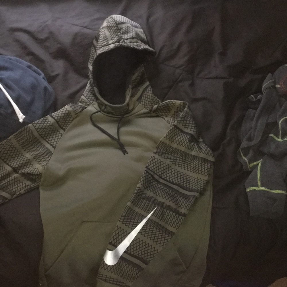 Nike hoodie men’s small